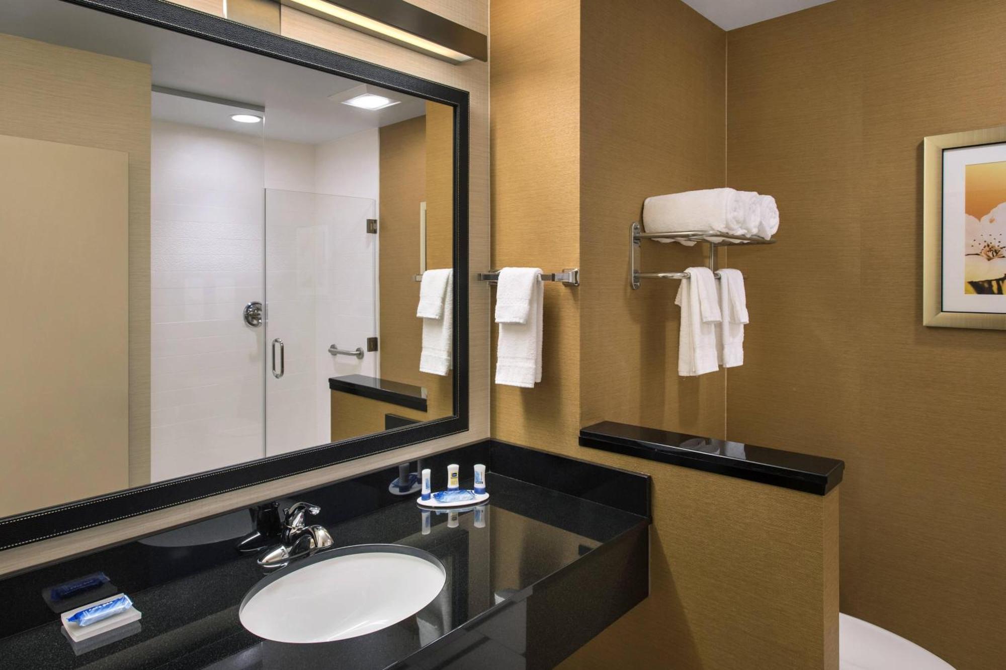 Fairfield Inn & Suites By Marriott New Castle Уилмингтън Екстериор снимка